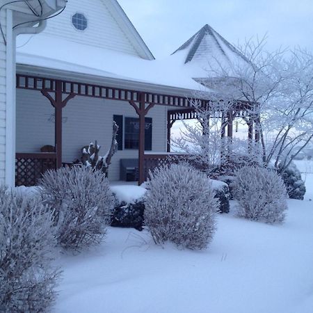 Green Gables Bed & Breakfast Odon Bagian luar foto