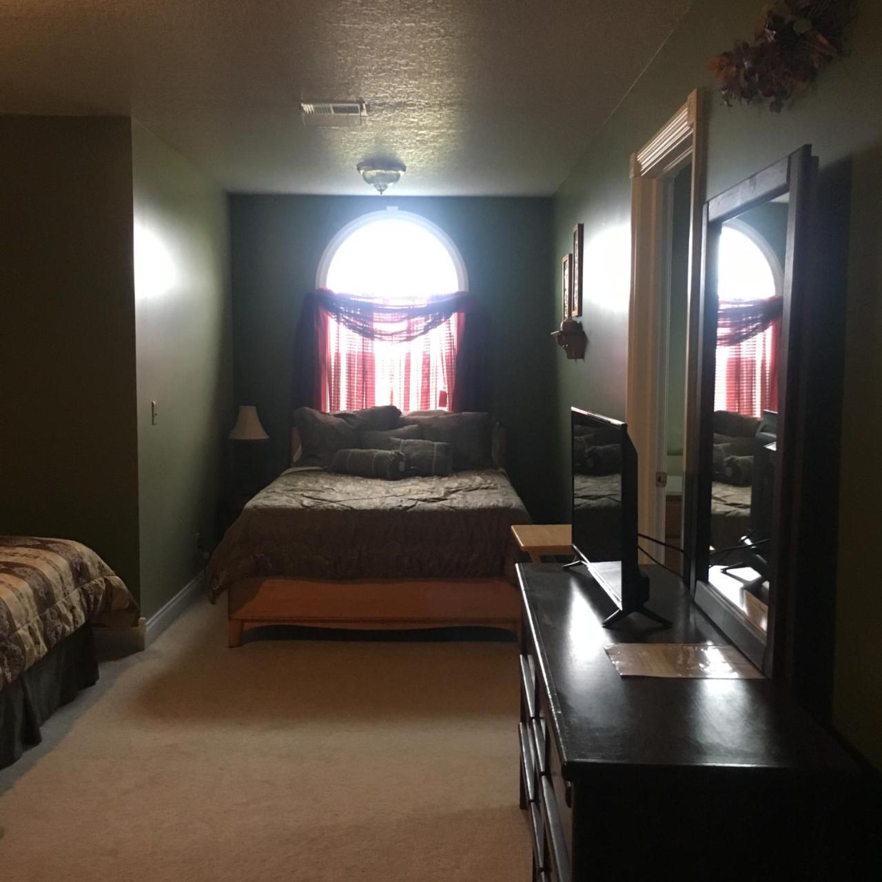 Green Gables Bed & Breakfast Odon Bagian luar foto