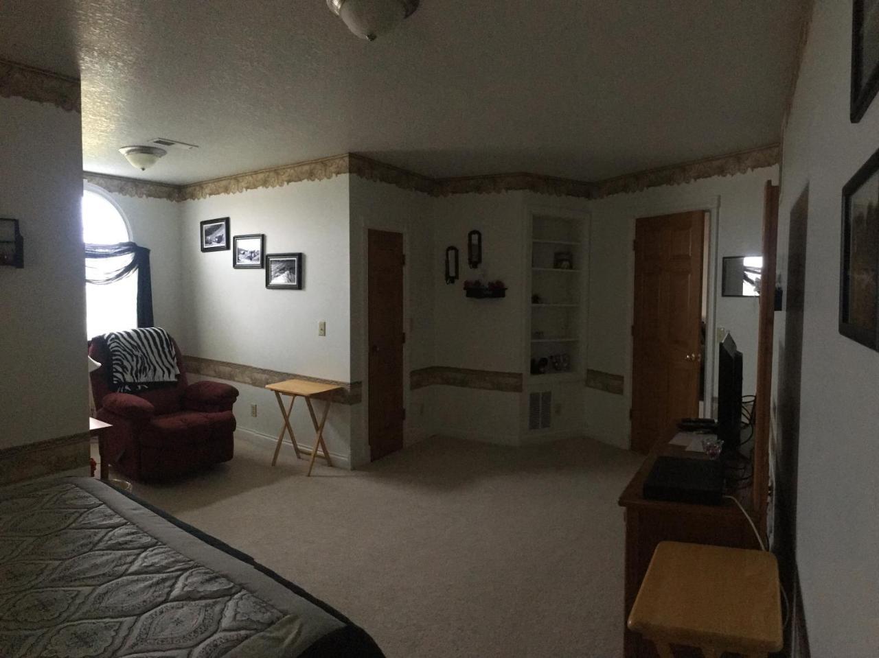 Green Gables Bed & Breakfast Odon Bagian luar foto
