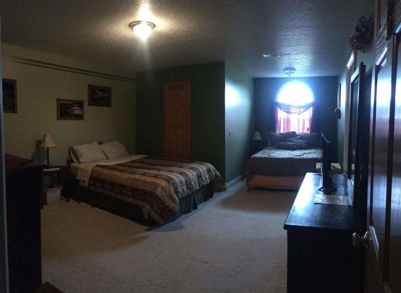 Green Gables Bed & Breakfast Odon Bagian luar foto