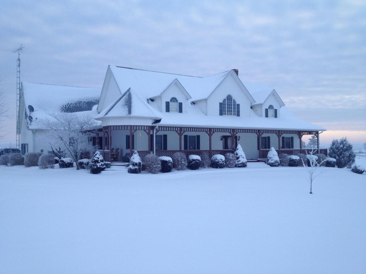 Green Gables Bed & Breakfast Odon Bagian luar foto